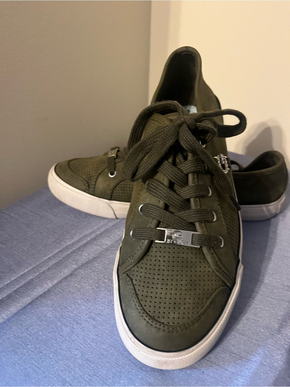 Woman Olive Green Low-Top Sneakers  Guess